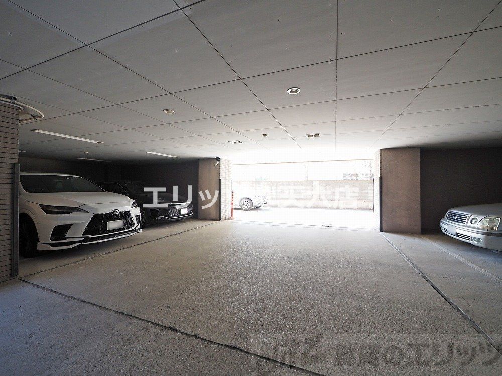 駐車場　駐車場