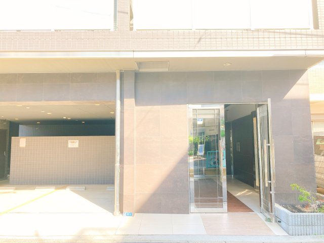 エントランス　GENOVIA亀戸green wall