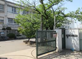 小学校　東大阪市立若江小学校（小学校）まで1167m