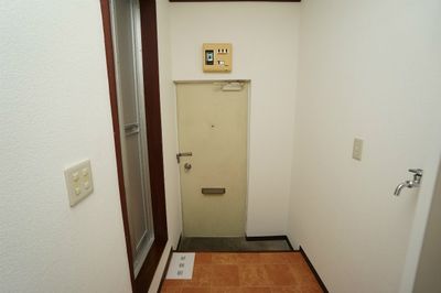 東武東上線 東武練馬駅 徒歩4分 2階建 築36年の玄関写真
