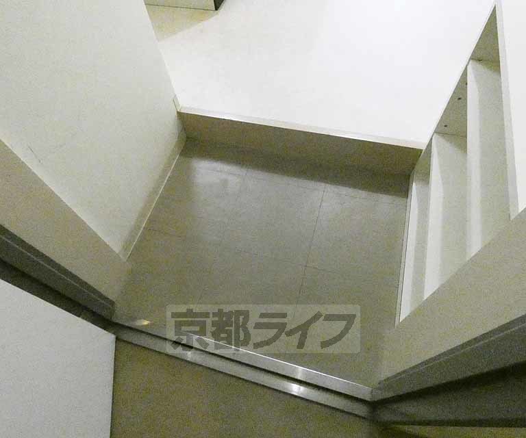 玄関　靴収納つきの玄関です