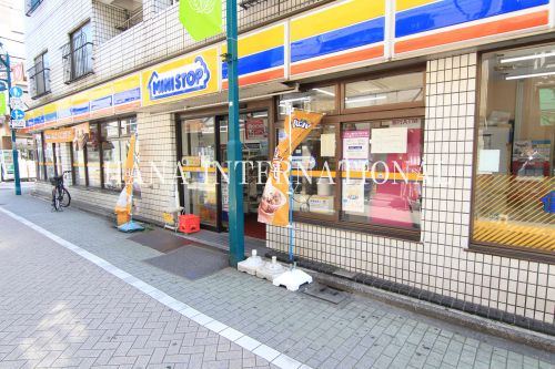 コンビニ　ミニストップ北千住店（コンビニ）まで360m