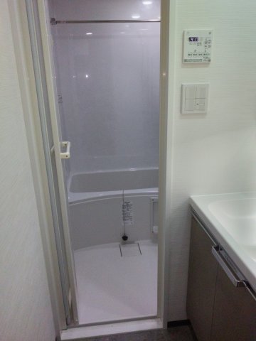 バス・シャワールーム　同間取り別階のお部屋　浴室乾燥機付き
