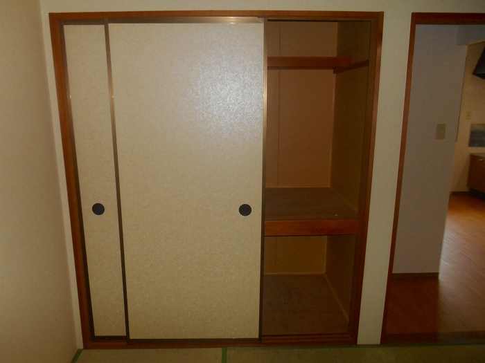 収納　同物件別部屋参考写真です