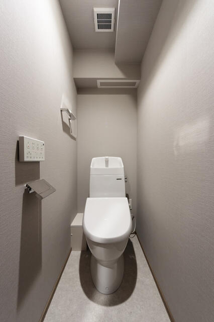 トイレ　※写真は同タイプ住戸です。