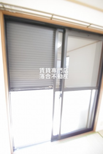 セキュリティ　シャッター付き