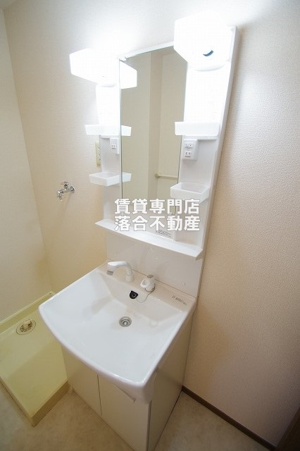 洗面設備　独立洗面化粧台付き