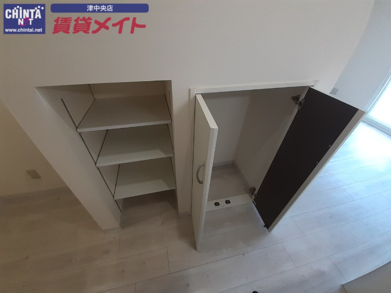 収納　同型参考写真