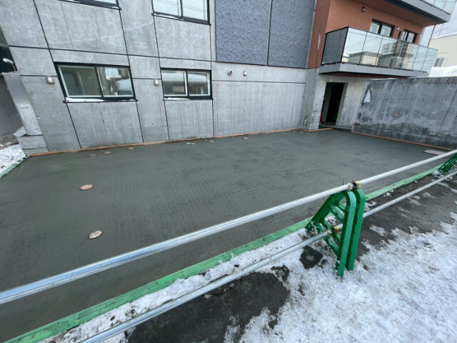 駐車場　駐車場