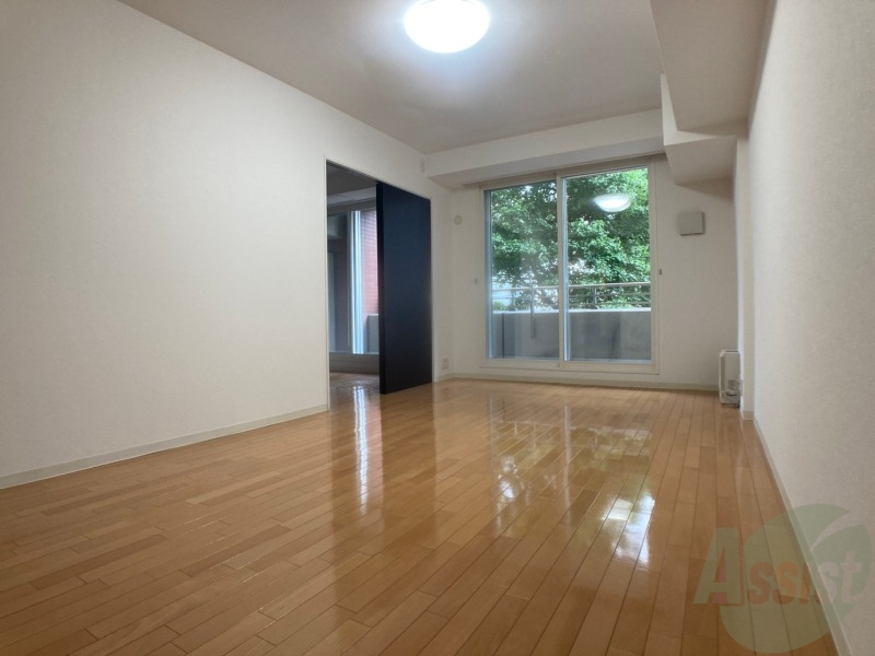 居室・リビング　広くてキレイなお部屋が広がっていて、充実した生活が送れそう。