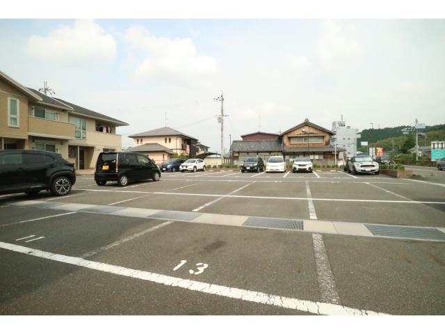 駐車場　駐車場