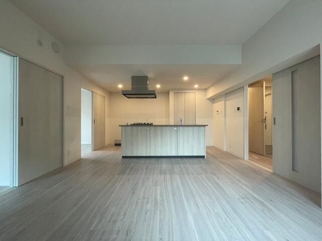 居室・リビング　☆明るい洋室☆