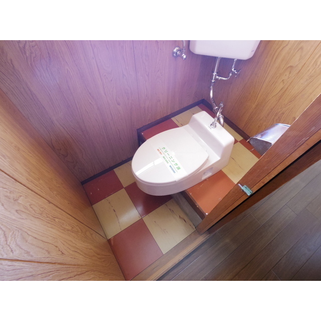 トイレ　※２０２号室の写真です