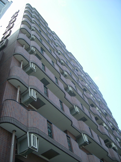 建物外観　オートロック付の分譲マンション