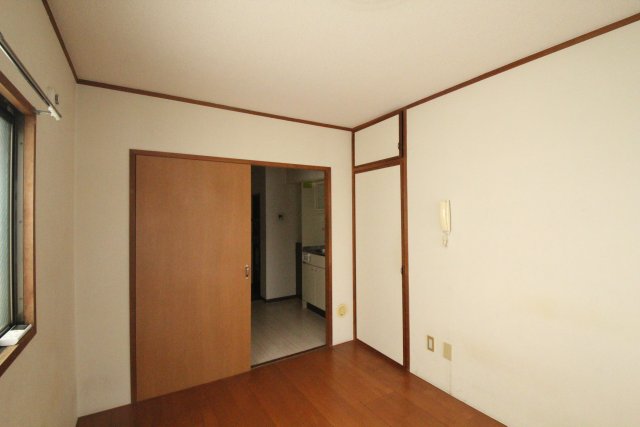 ウエストテイル南観音の居間写真
