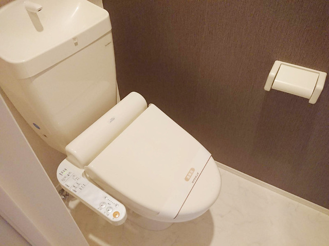 トイレ　温水洗浄暖房便座