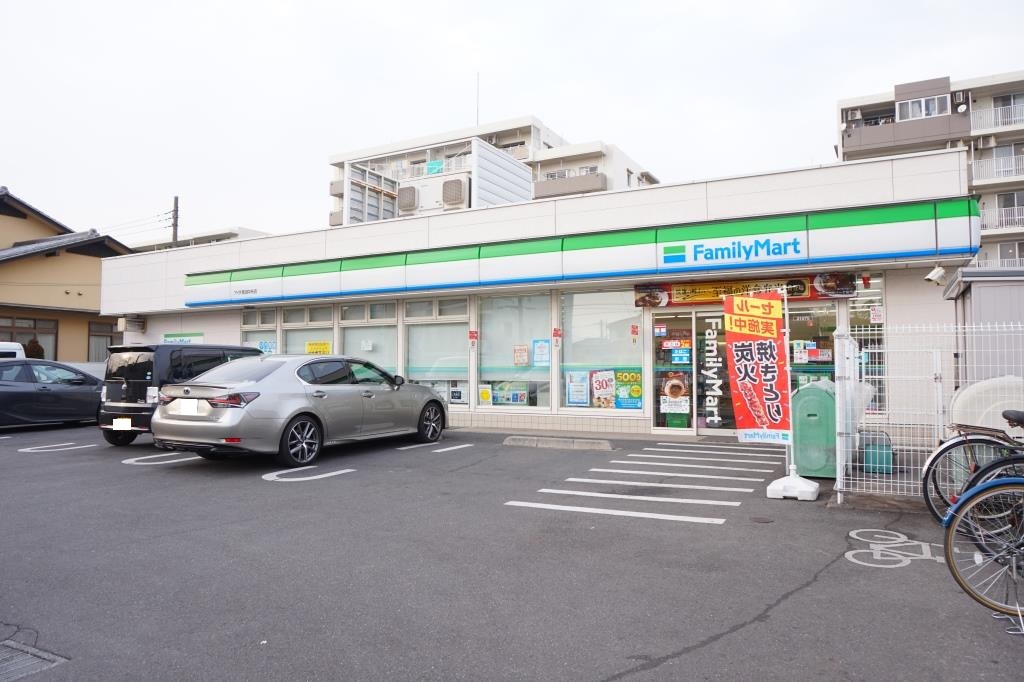 コンビニ　ファミリーマート アイダ草加中央店（コンビニ）まで442m