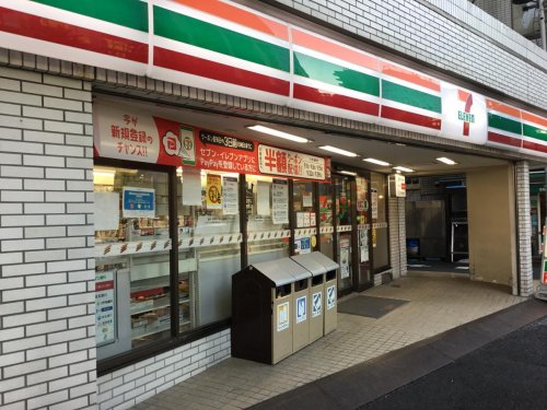 コンビニ　セブンイレブン 魚籃坂店（コンビニ）まで246m