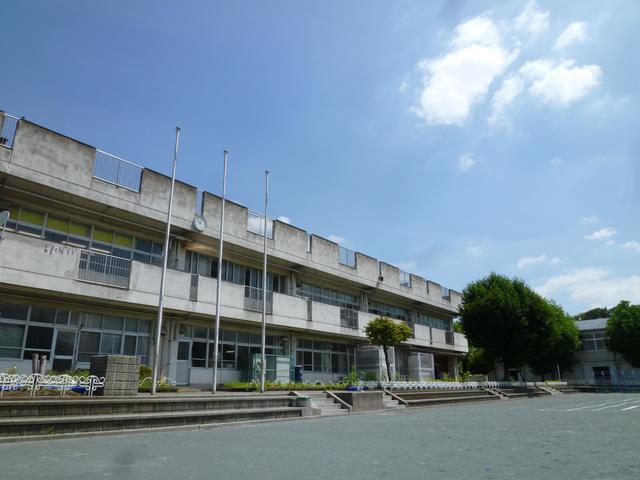 小学校　横浜市立二つ橋小学校（小学校）まで457m