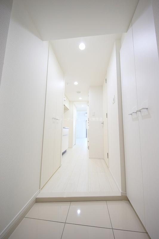 玄関　《見学予約受付中》設備充実分譲賃貸マンション！