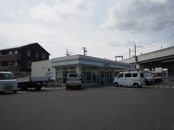 コンビニ　ファミリーマート奈良大森町店（コンビニ）まで188m