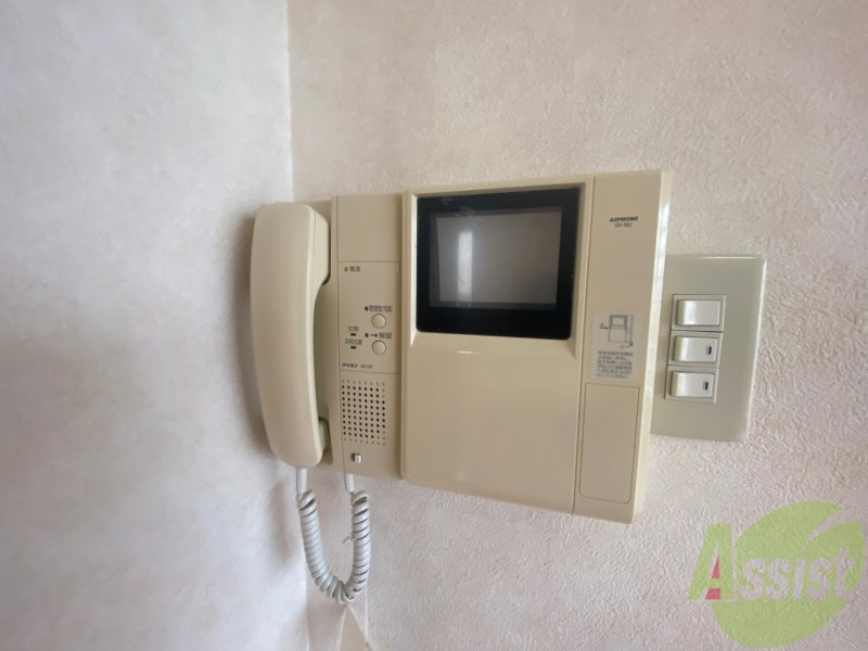 セキュリティ　ＴＶモニター付インターホンです。来客者の顔が見えるので安心！