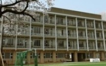 小学校　新宿区四谷小学校（小学校）まで410m