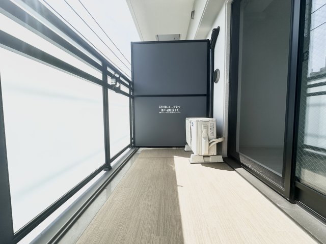 バルコニー　バルコニーからの眺めを楽しみながら食事をしませんか