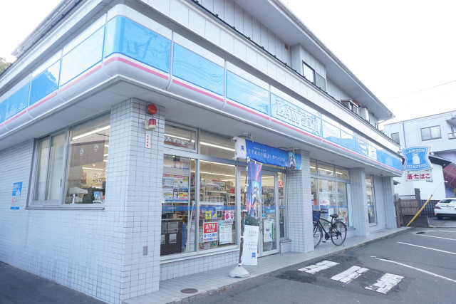 コンビニ　ローソン仙台向山四丁目店（コンビニ）まで350m