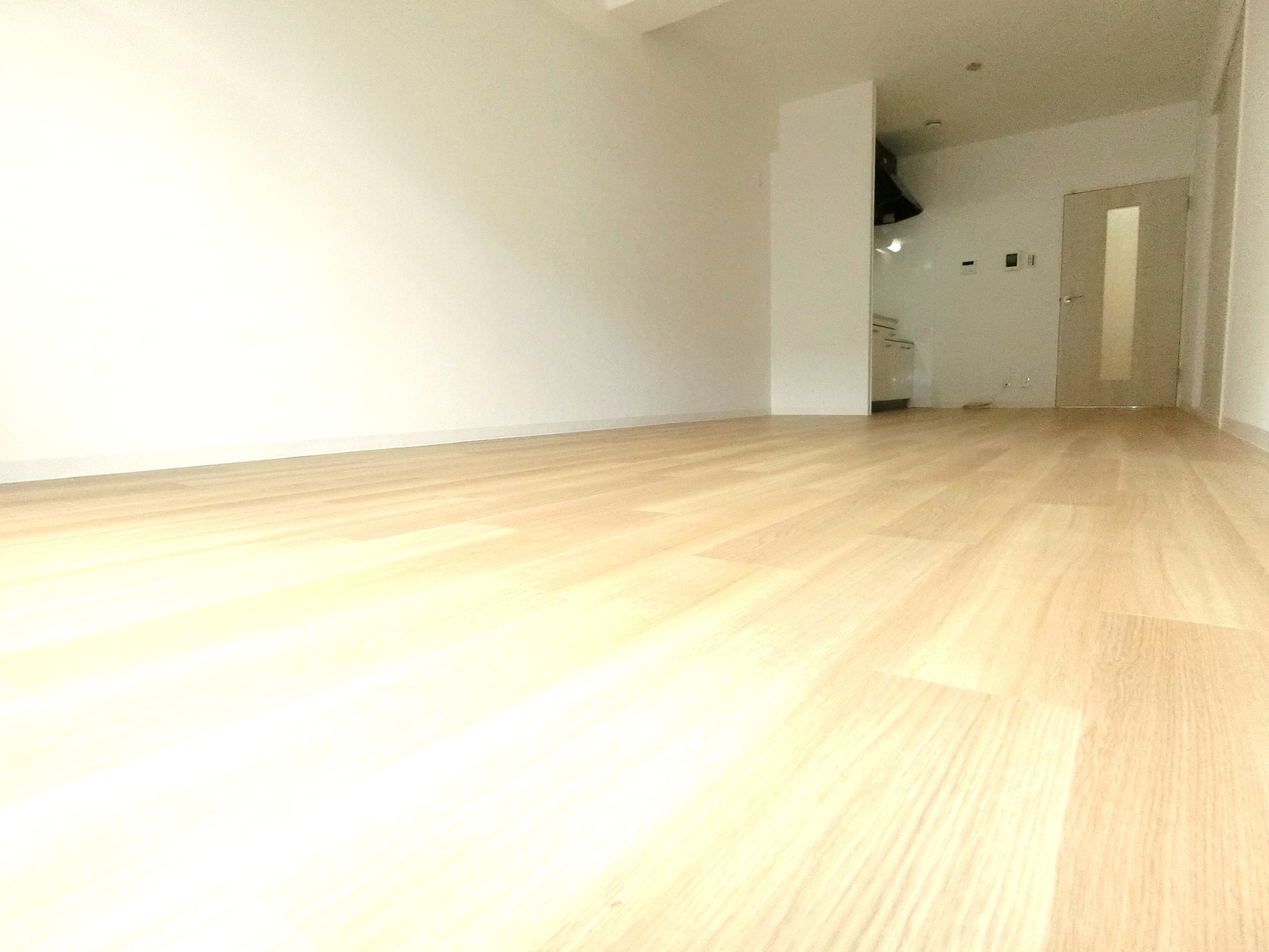 その他　明るい南向きの12.6帖もある広々としたリビングです☆