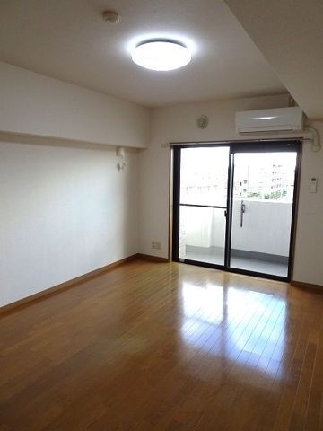 居室・リビング　別号室の参考写真