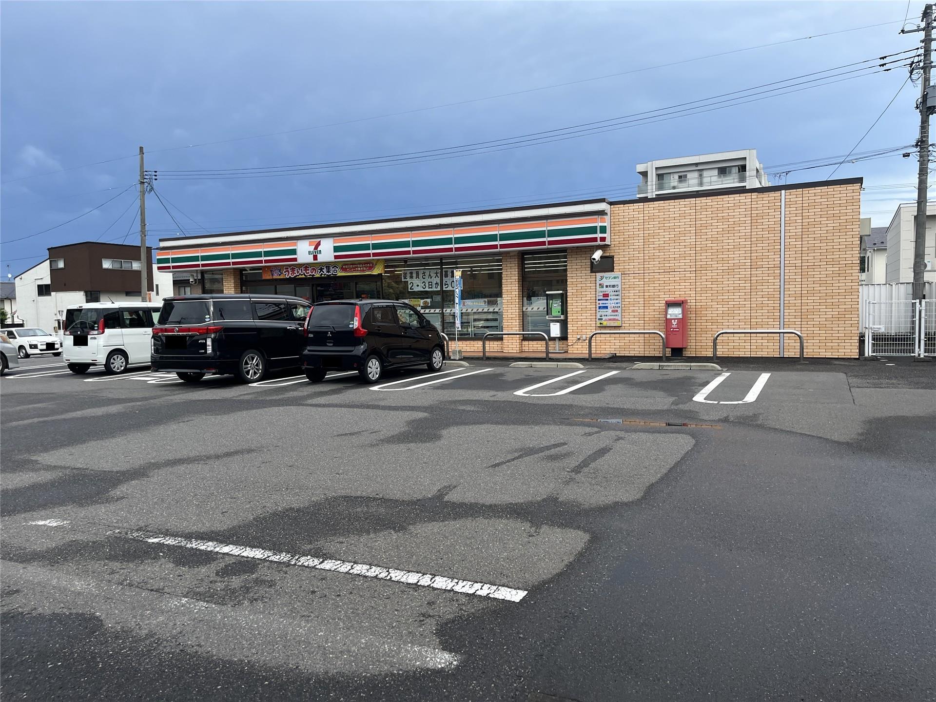 コンビニ　セブンイレブン新白河4丁目店（コンビニ）まで500m