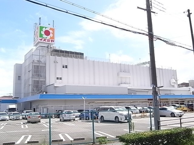 ショッピングセンター　イズミヤ　小林店（ショッピングセンター）まで656m