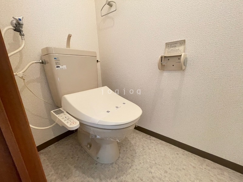 トイレ　あると嬉しい温水洗浄便座付き★