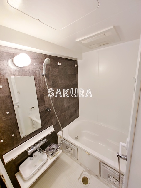 バス・シャワールーム　ご家族や長時間入浴に便利な追い炊き機能付きです♪