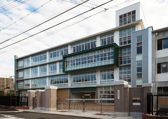 小学校　岡山市立鹿田小学校（小学校）まで1002m