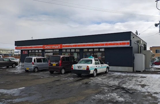 コンビニ　セイコーマート北斗4丁目店（コンビニ）まで102m