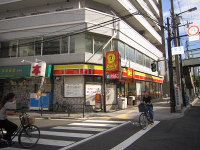 コンビニ　デイリーヤマザキ 西成岸里店（コンビニ）まで109m