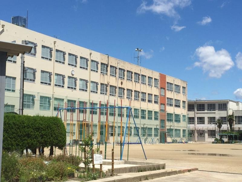 小学校　名古屋市立菊住小学校（小学校）まで307m