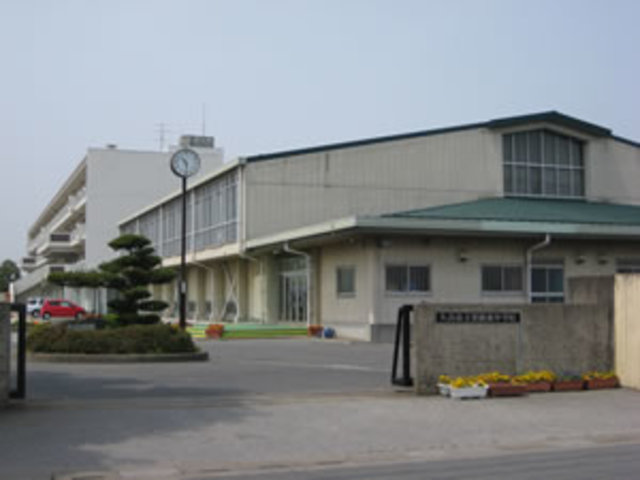 中学校　久喜市立栗橋東中学校（中学校）まで786m