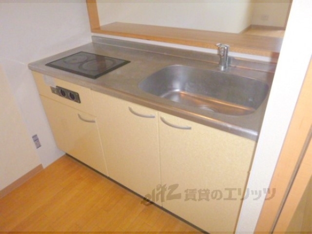 キッチン　廊下収納