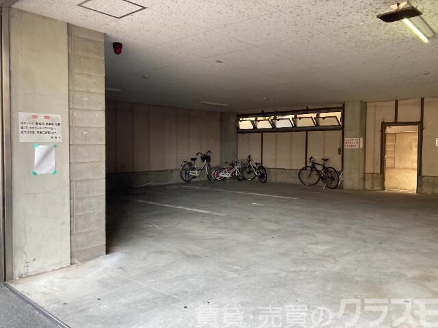 駐車場　敷地内駐車場