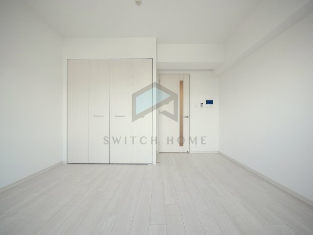 居室・リビング　落ち着いた色調の洋室です