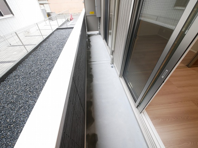 バルコニー　外からの目が気にならないバルコニーで洗濯物が干せます