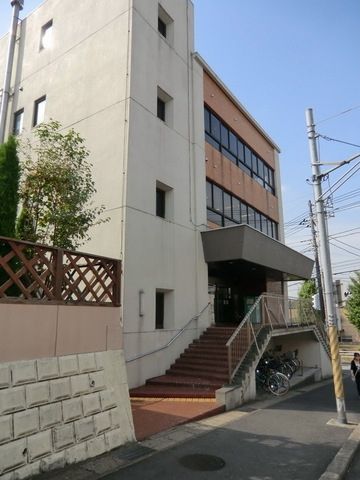 図書館　駅前図書館（図書館）まで460m