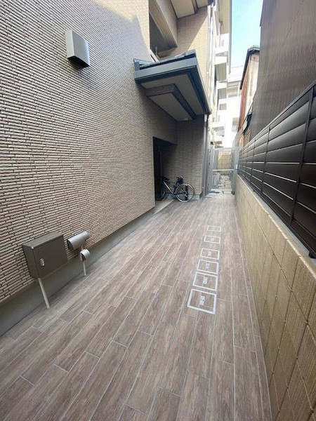 地下鉄東西線 三条京阪駅 徒歩4分 3階建 築7年の玄関写真