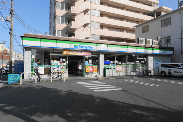 コンビニ　ファミリーマート浦安北栄店（コンビニ）まで264m