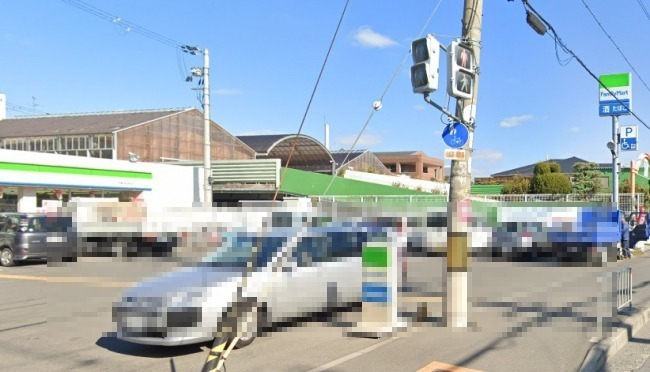 コンビニ　ファミリーマート門真深田町店（コンビニ）まで197m