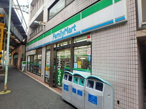 コンビニ　ファミリーマート 町屋店（コンビニ）まで193m
