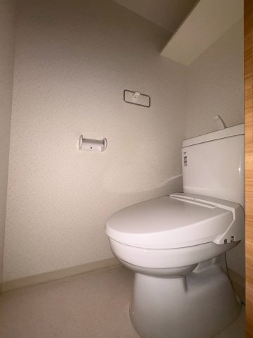 ディア西宮ステーションフロントのトイレ写真